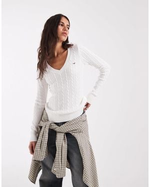 Hollister Knitted Icon Logo V-neck Sweater - White