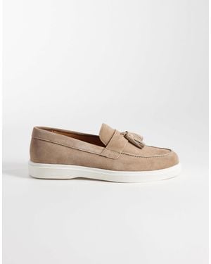 schuh Percy Tassel Boat Shoes - Natural
