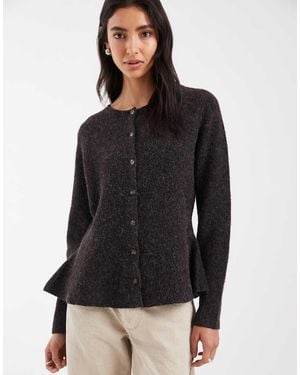 Vero Moda Cárdigan Jacquard De Cuello Redondo Con Bajo Peplum En Marrón Chocolate - Negro