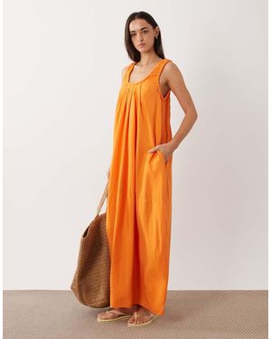 ASOS Vestido Veraniego Largo Con Cuello Ancho Fruncido De Tejido Técnico De - Naranja