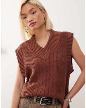 Monki Knitted Varsity Vest - Brown