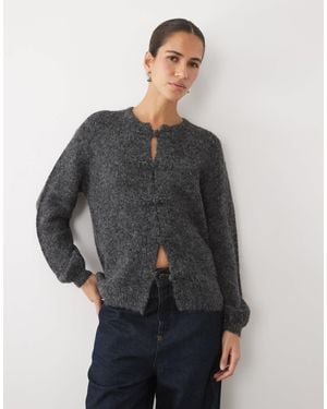 Vila Flauschige strickjacke mit knebelverschluss - Grau