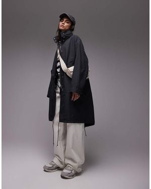 ARKET Parka Larga Ligera Utilitaria Con Capucha Plegable Y Acabado Revestido De - Gris