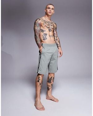 EA7 Armani Cuffed Sweat Shorts With Logo Tape Detail - Green