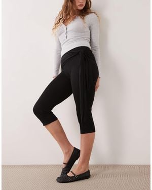 Motel Tie Waist Capris - Natural