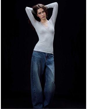 Stradivarius T-Shirt Met Lange Mouwen, V-Hals En Kasjmiermix - Naturel
