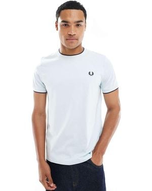 Fred Perry Camiseta Con Dos Rayas En De - Blanco