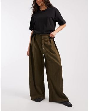 Daisy Street Mid Rise Wide Leg Trousers With Asymmetric Buttons - Green
