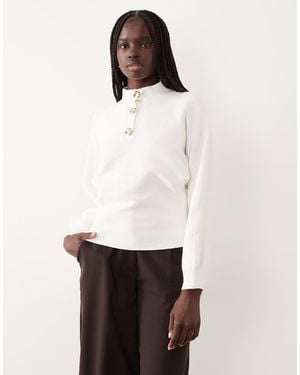 Mango Jersey Con Cuello Alto Y Botones Llamativos De -Blanco
