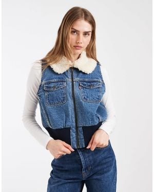 Levi's Verkürzte denim-weste mit reißverschluss und borg-kragen - Blau