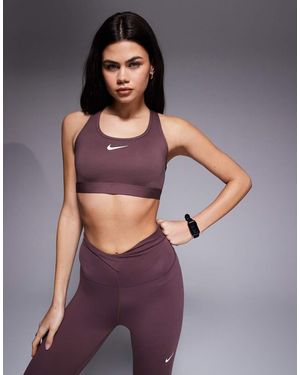 Nike Sujetador Deportivo Morado Oscuro De Sujeción Media Con Logo Swoosh De