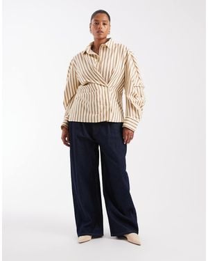 ASOS Curve jeans mit falten vorne und horseshoe-schnitt - Blau