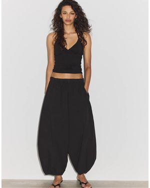 Stradivarius Fitted Halter Top - Black