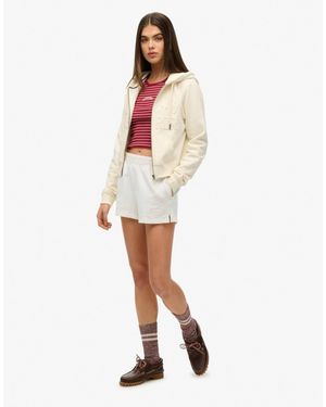 Superdry – athletic essentials – farblich abgestimmte shorts - Weiß