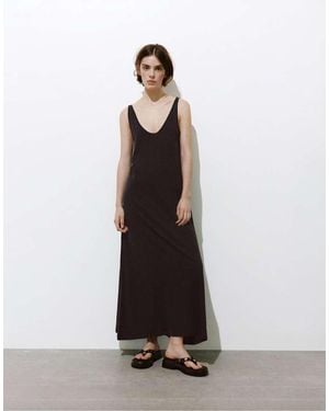 Pull&Bear Vestito Midi Con Spalline Sottili - Bianco
