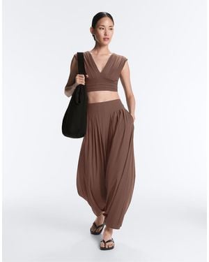 Oysho Perfect-adapt Pleated Tank Top - Brown