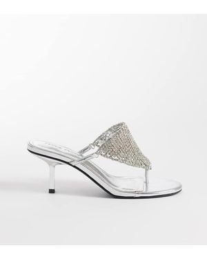 Public Desire Sandalias Plateadas De Tacón Bajo Con Adornos Mima De - Blanco