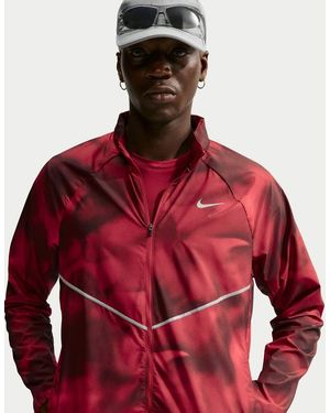 Nike Nike Chaqueta Estampada De Running Miler Repel Con Protección Uv En - Rojo