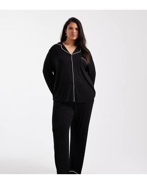ASOS Asos Design Curve Super Soft Long Sleeve Shirt & Trousers Pyjama Set With Contrast Piping - Black