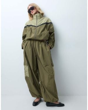 ASOS Balloon Techy Trouser With Oversized Cargo Pockets - Green