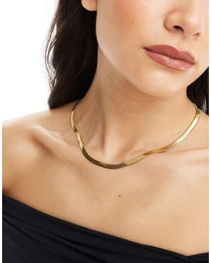Neck On The Line – 5 mm breite, vergoldete halskette aus edelstahl mit flachem schlangen-design - Natur