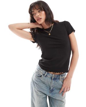 Pieces Short Sleeve T-Shirt With Lettuce Edge Hem - Black