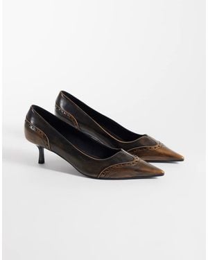 ASOS Shirley Zapatos Con Detalle Brogue Y Tacón Bajo En Marrón Envejecido - Negro
