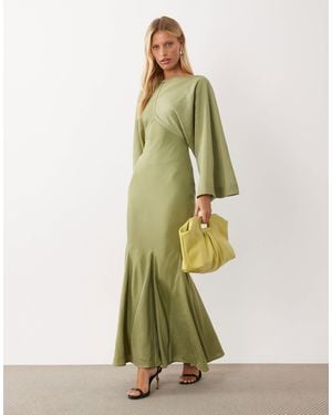 ASOS Cape Kimono Sleeve Maxi Dress With Godets And Tassel Tie Detail - Green