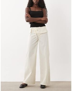 ASOS Pantalon portefeuille à taille rabattue ivoire - Blanc