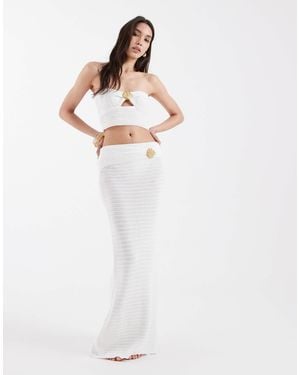 4th & Reckless Cotton Rich Knitted Fold Over Shell Hardware Detail Beach Maxi Skirt Co-Ord - White
