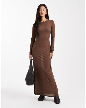 ASOS Robe mi-longue transparente avec manches longues et double épaisseur - chocolat - Marron