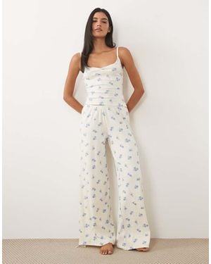Cotton On Pijama De Tirantes Largo Y Pantalones De Pernera Ancha Con Punto Calado Y Estampado Floral Pequeño-Multi - Blanco