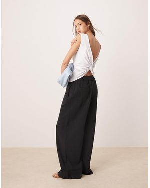 ASOS Top Senza Maniche Con Nodo Sul Retro - Bianco