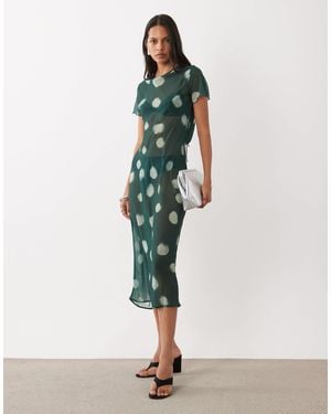 ASOS Robe longue en mousseline avec dos bénitier - Blanc