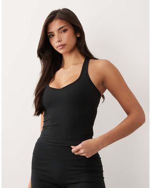 4505 Camiseta Negra De Tirantes Con Escote Corazón Y Sujetador Incorporado De Tejido Suave De - Negro