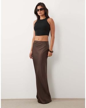 Pretty Lavish Falda Maxi Satinada Breya En-Marrón