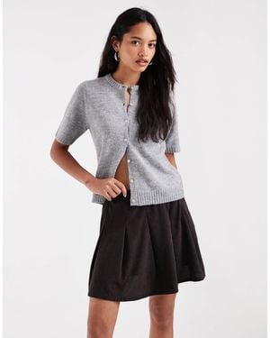 Vero Moda Hoch taillierter, plissierter minirock - Mehrfarbig
