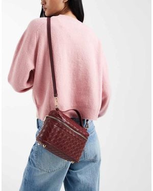 PASQ Kleine Geweven Toilettas Met Handvat Bovenop En Crossbody Band - Roze