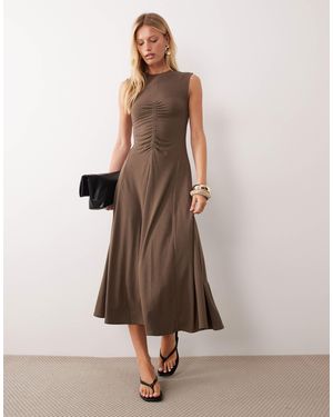 Mango Midikleid ohne ärmel mit raffdetail - Natur