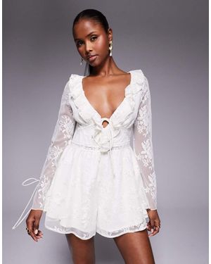 Love Triangle Kanten Playsuit Met Ruches En Strikdetail - Grijs