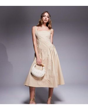 Kaiia Vestido Midi Con Cuello Cuadrado Y Detalle Fruncido En La Cadera Exclusivo De -Neutro