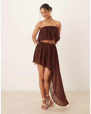 ASOS Mini-jupe d'ensemble semi-transparente avec ourlet asymétrique à volants - chocolat - Marron