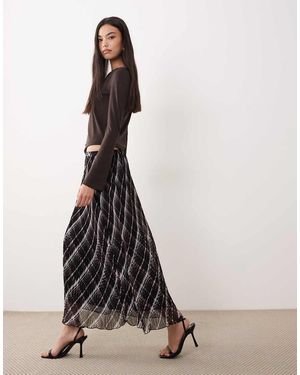 Vila Vinitban rok - NOOS, Plum Perfect, S