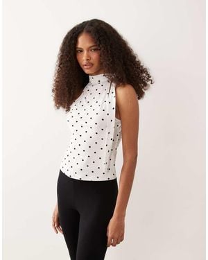 ASOS Col Met Gestrikte Racerhals En Stippenprint - Wit