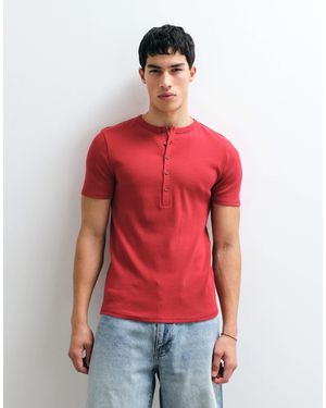 ASOS T-shirt moulant nervuré à col boutonné - Rouge