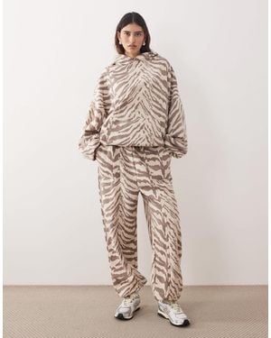 ARRANGE Oversized Premium Heavyweight Cuffed Sweatpants - Natural