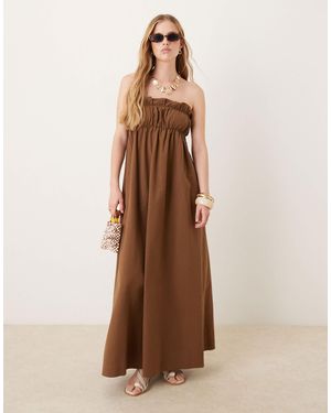 ASOS Robe longue avec volants sur le buste - chocolat profond - Marron