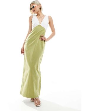 4th & Reckless Maxi Jurk Met Linnenlook En Contrasterende Diepuitgesneden Hals - Groen