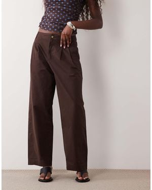 Nobody's Child Artie Twill Pleat Barrel Leg Cropped Pants - Brown