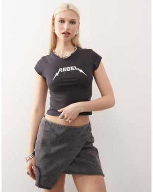 Noisy May Baby Tee With Rebel Print - Grey